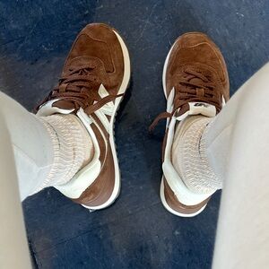 Brown suede new balance 574